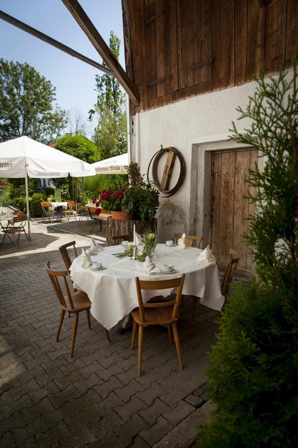 Hotel Wirtshaus Am Schloss Aicha vorm Wald Exterior photo