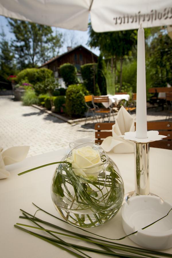 Hotel Wirtshaus Am Schloss Aicha vorm Wald Exterior photo