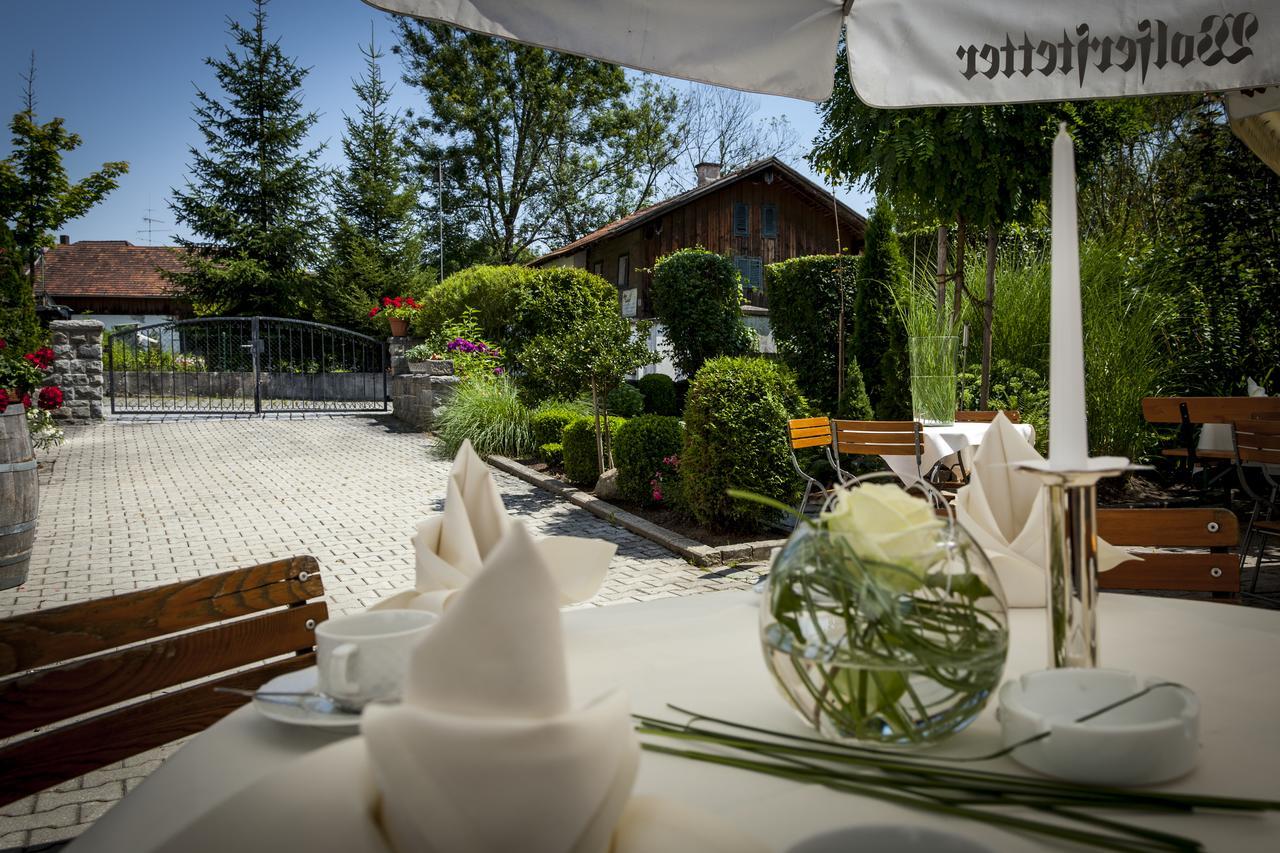 Hotel Wirtshaus Am Schloss Aicha vorm Wald Exterior photo